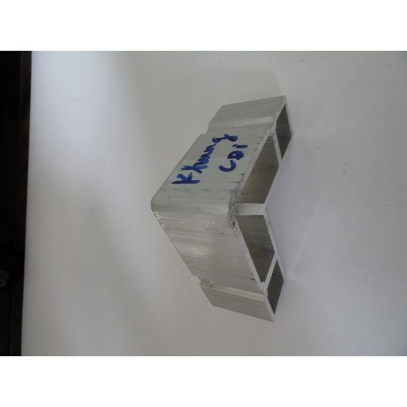 Ke ép góc khung cửa đi